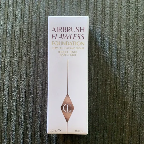 Charlotte Tilbury Airbrush Flawless Foundation shade 3 Warm - Picture 4 of 4